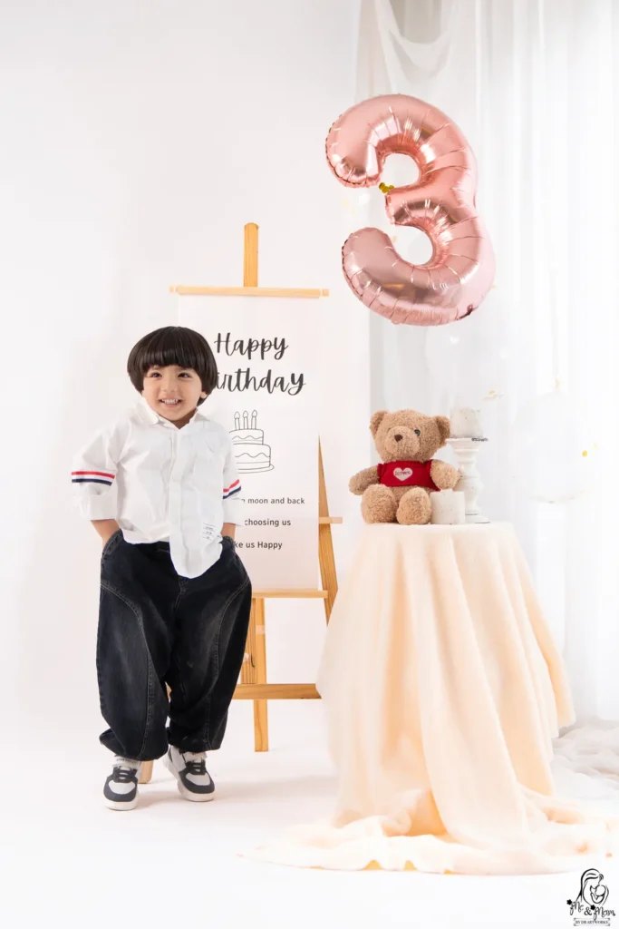 Child portrait at Me & Mom by DB ARTWORKS photography studio in Pune.