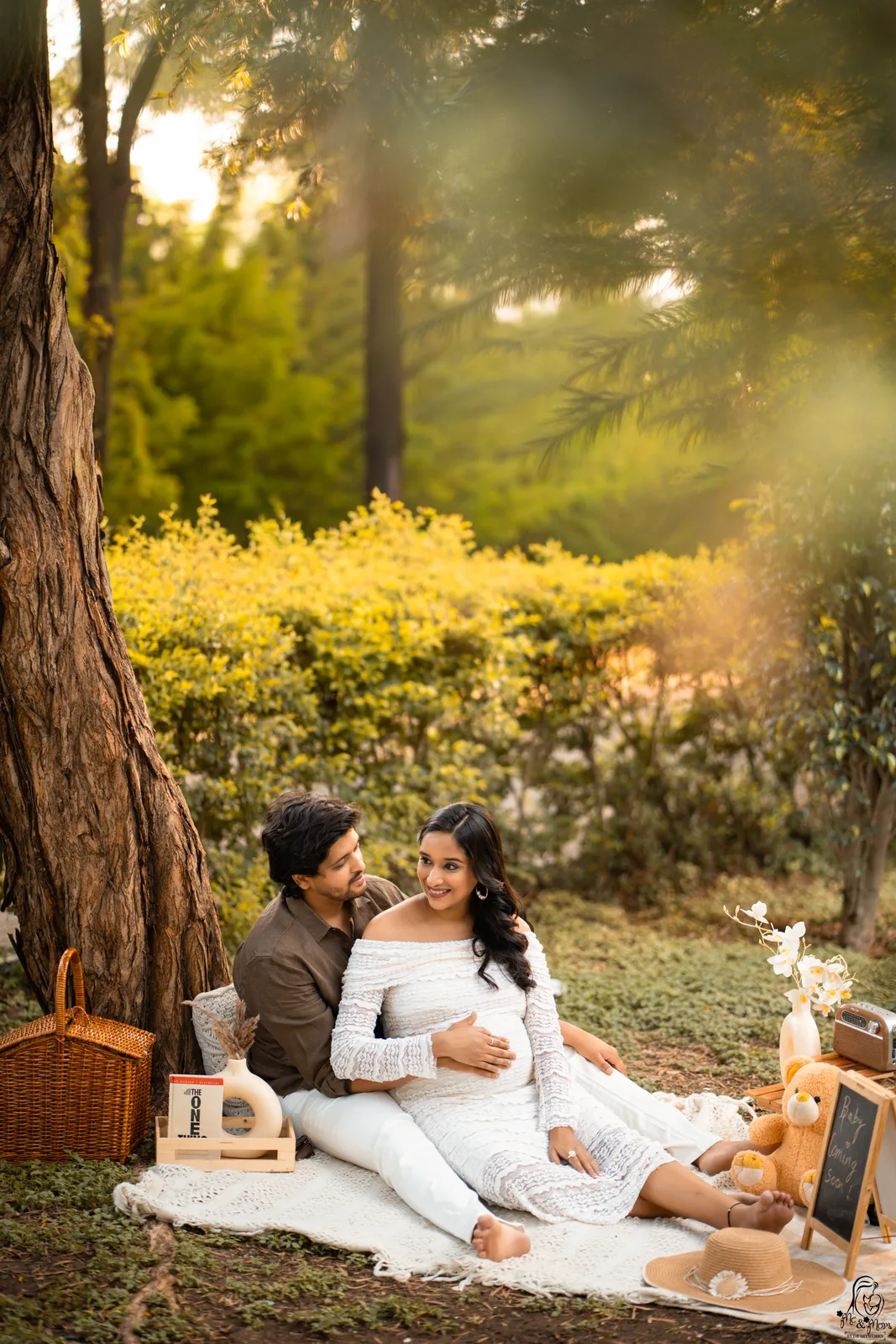Create timeless maternity memories with a professional maternity photoshoot in Pune.
